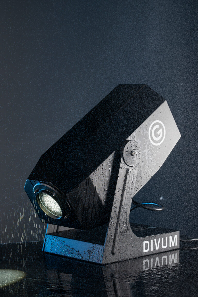 Goboservice Divum 50K goboprojector in de regen