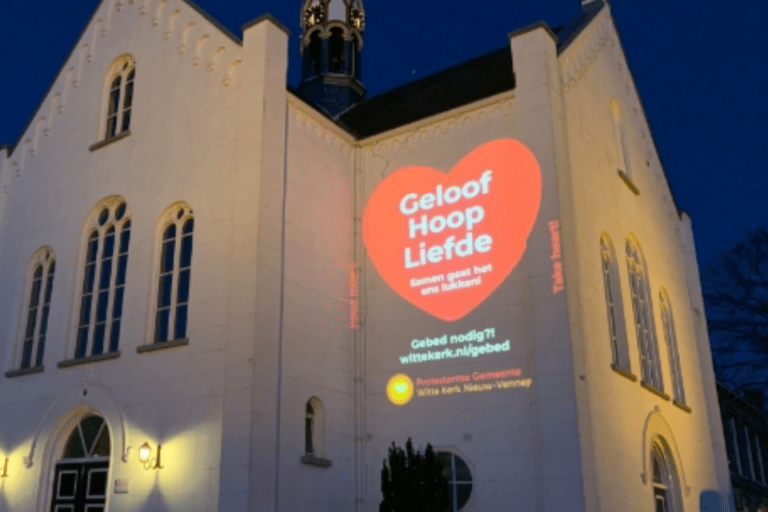 Goboprojectie op de Witte Kerk in Nieuw-Vennep met een Signum 75