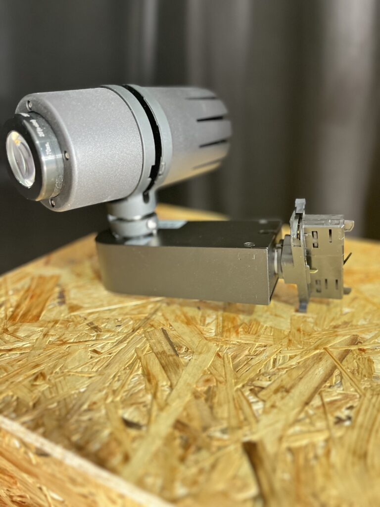 Goboservice Symp met trackadapter voor spanningsrail