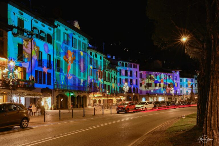 Full-colour gevelprojectie in Lovere met Divum projectoren van Goboservice