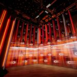 54 ACME Cyclone moving heads als decorwand in de studio van RENZE