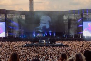 ACME Pixel Line IP tijdens de show van Lil Kleine in het Olympisch Stadion